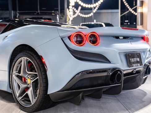 Used 2021 Ferrari F8 Tributo image 11