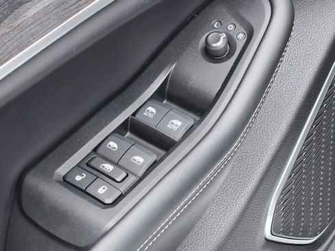 Used 2025 Jeep Grand Cherokee L Limited w/ Luxury Tech Group II AWD/4WD image 24