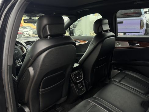 Used 2020 Lincoln Nautilus Reserve w/ Equipment Group 202A image 14