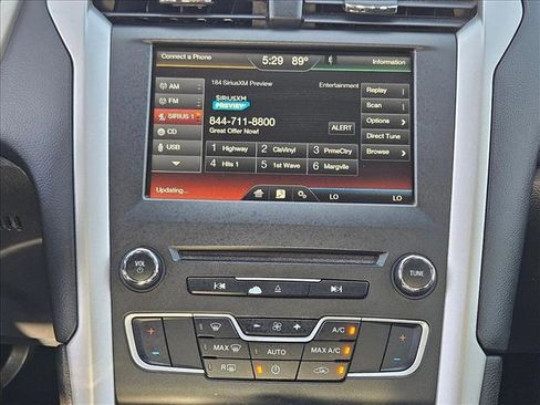 Used 2016 Ford Fusion SE FWD image 19