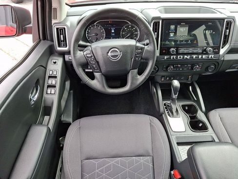 Used 2025 Nissan Frontier SV w/ SV Convenience Package AWD/4WD image 12