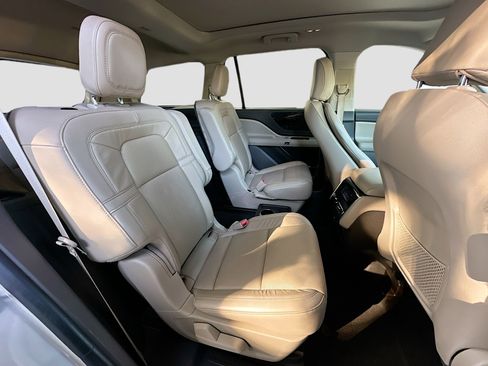 Used 2022 Lincoln Aviator Reserve w/ Elements Package Plus image 30