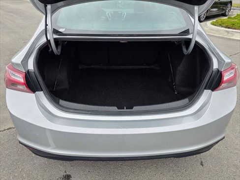 Used 2019 Chevrolet Malibu LT FWD image 13