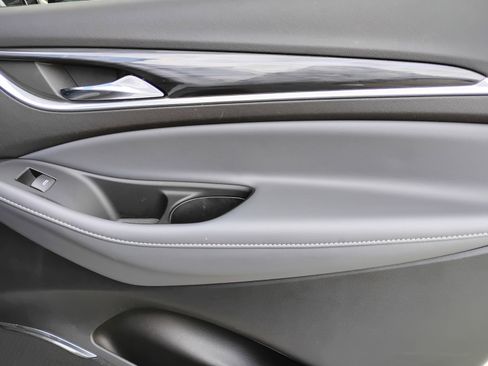 Used 2023 Buick Enclave Essence w/ Sport Touring Edition image 21