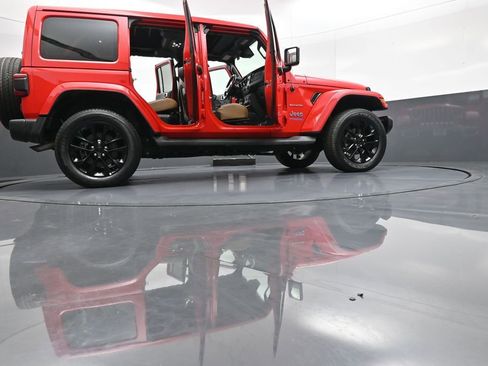 Used 2022 Jeep Wrangler Unlimited Sahara w/ Cold Weather Group AWD/4WD image 49
