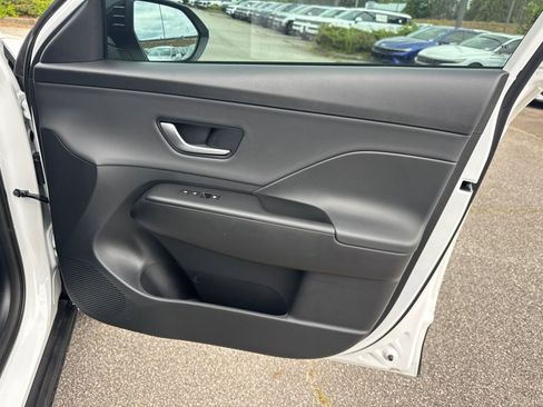 Used 2026 Hyundai Kona SEL Premium FWD image 14