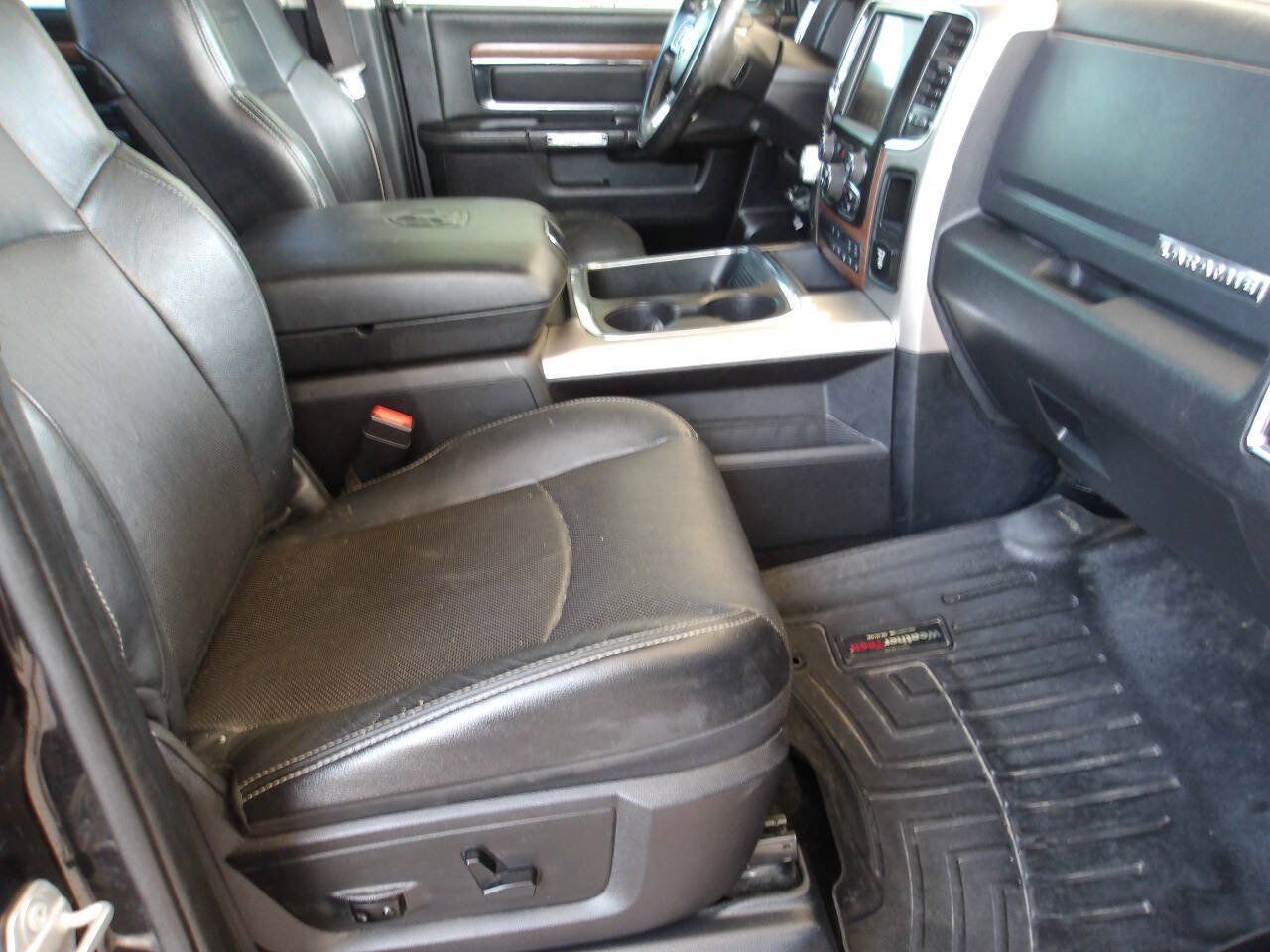 Used 2016 RAM 1500 Laramie w/ Convenience Group AWD/4WD image 8