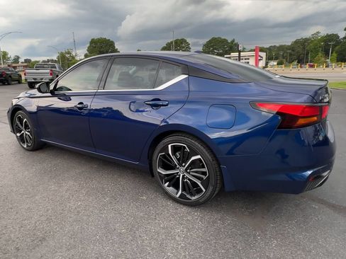 Used 2024 Nissan Altima 2.5 SR w/ SR Premium Package FWD image 6