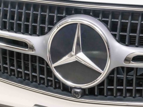 Certified 2025 Mercedes-Benz GLC 300 image 13