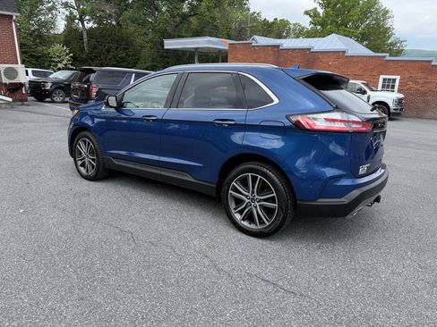 Used 2020 Ford Edge Titanium w/ Class II Trailer Tow Package AWD/4WD image 5