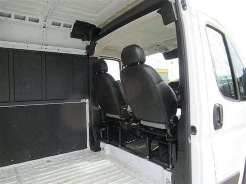Used 2023 RAM ProMaster 2500 image 12
