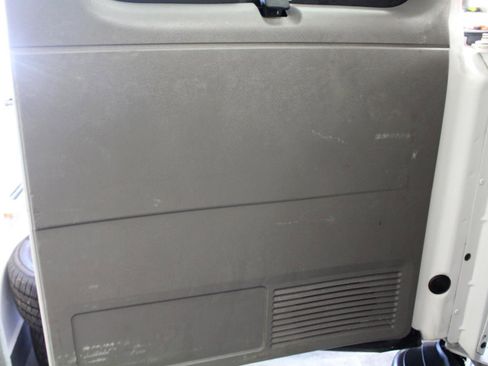 Used 2020 GMC Savana 3500 LT w/ LT Preferred Equipment Group image 28