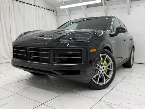Certified 2026 Porsche Cayenne S AWD/4WD image 8