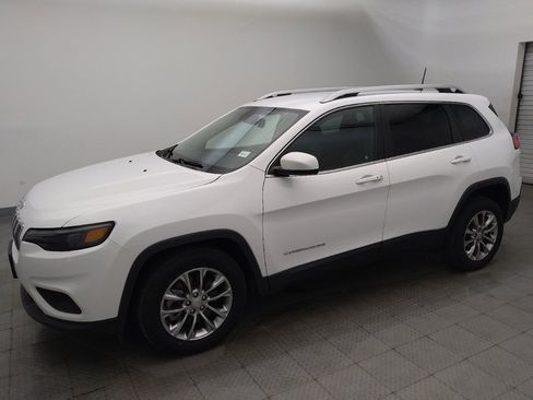 Used 2021 Jeep Cherokee Latitude Plus FWD image 2