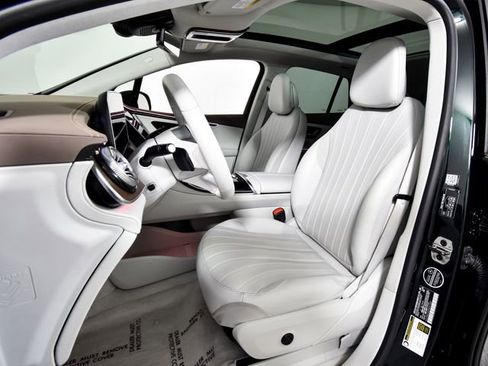 Certified 2023 Mercedes-Benz EQE 500 4MATIC SUV image 4