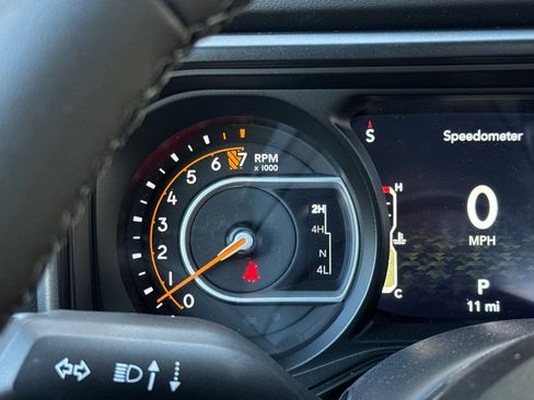 New 2025 Jeep Gladiator Sport AWD/4WD image 23