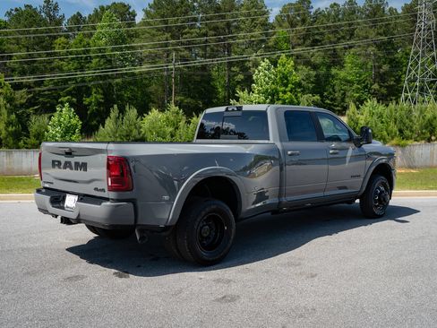 New 2026 RAM 3500 Limited AWD/4WD image 19