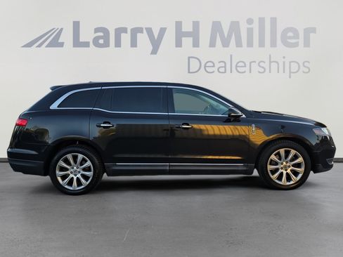 Used 2019 Lincoln MKT AWD image 6