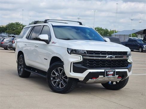 Used 2022 Chevrolet Tahoe Z71 w/ Luxury Package AWD/4WD image 2