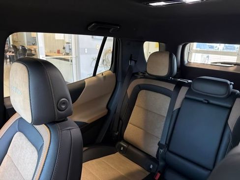 New 2026 Chevrolet Equinox ACTIV AWD/4WD image 17