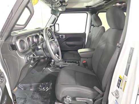 Used 2022 Jeep Wrangler Unlimited Sport AWD/4WD image 16