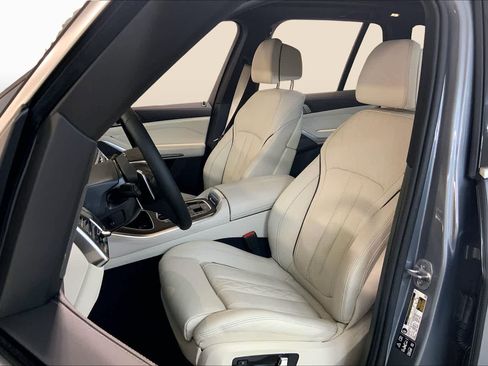 New 2026 BMW X5 xDrive40i w/ Climate Comfort Package AWD/4WD image 9
