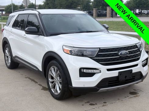 Used 2022 Ford Explorer XLT w/ Equipment Group 202A image 1