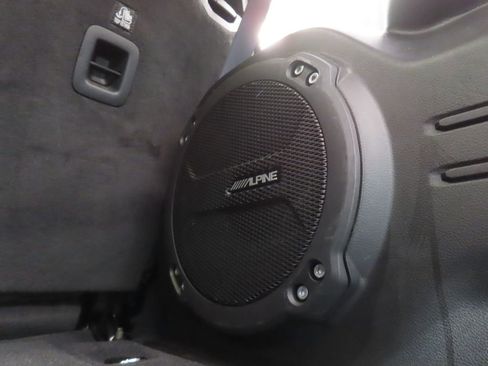 Used 2024 Jeep Wrangler Unlimited Rubicon w/ Technology Group AWD/4WD image 36