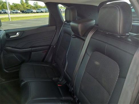 Used 2025 Ford Escape SE image 14