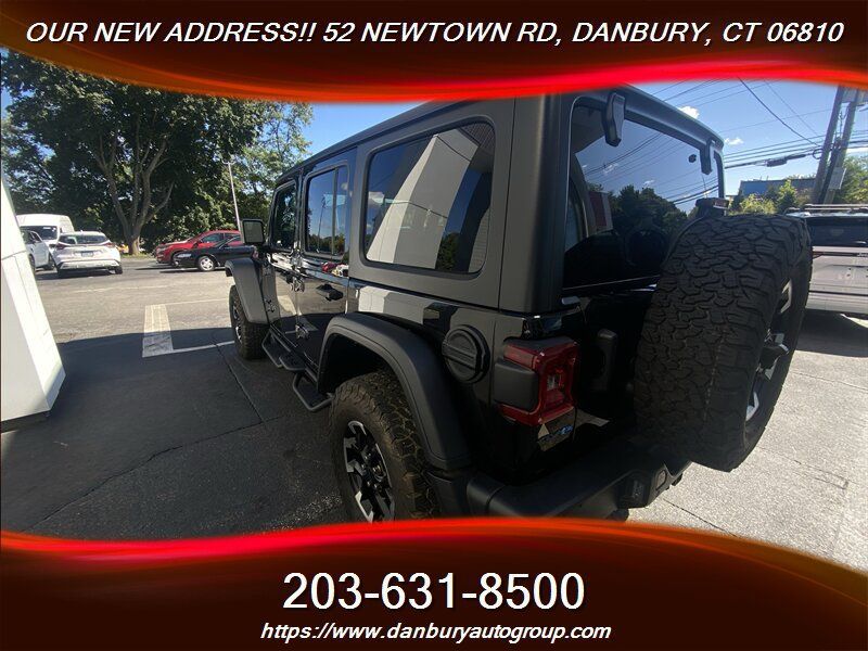 Used 2024 Jeep Wrangler Unlimited Rubicon 4xe w/ Technology Group AWD/4WD image 5