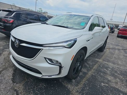 Used 2023 Buick Enclave Essence w/ Experience Buick Package FWD image 5