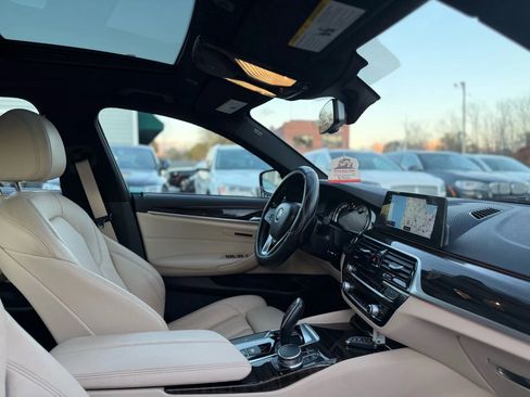 Used 2017 BMW 530i xDrive image 9