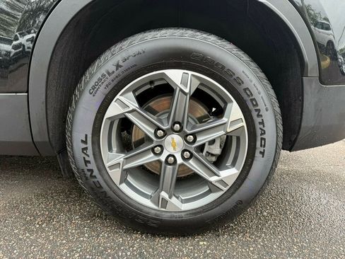 Used 2025 Chevrolet Blazer LT image 9