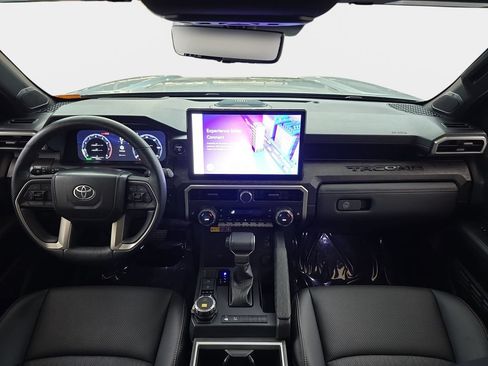 Used 2024 Toyota Tacoma Limited AWD/4WD image 12