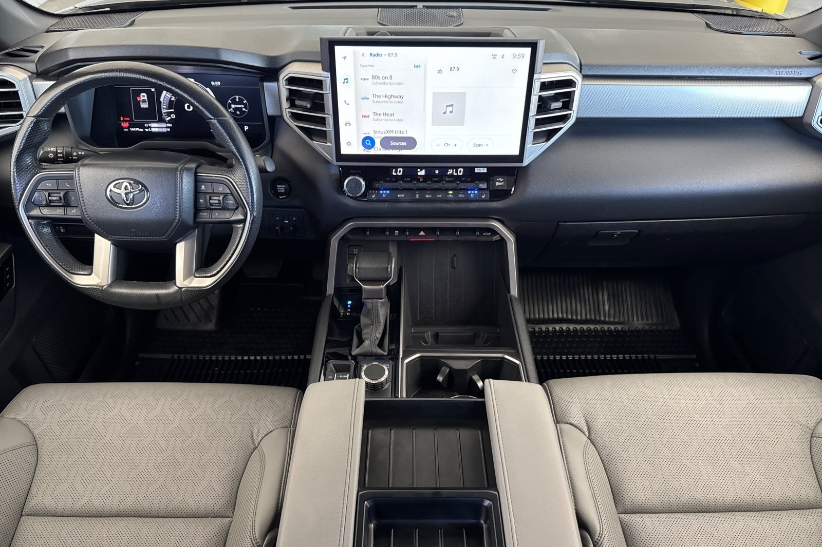 Used 2025 Toyota Tundra Limited AWD/4WD image 12