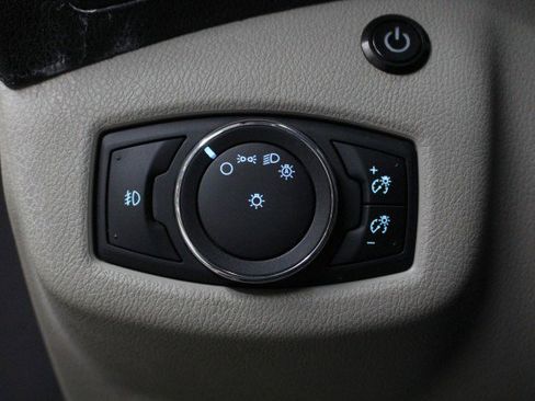 Used 2016 Ford Transit Connect Titanium image 9