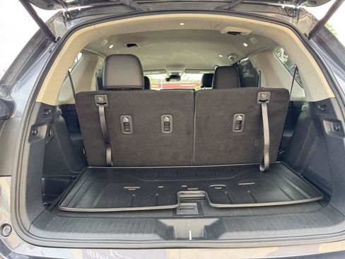 Used 2025 Honda Pilot EX-L image 39