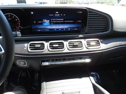 Used 2026 Mercedes-Benz GLS 450 4MATIC image 14
