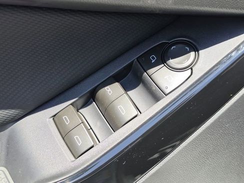 New 2026 Chevrolet Equinox LT w/ Safety and Technology Package FWD image 18