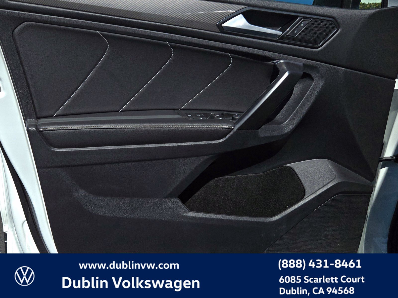 Certified 2023 Volkswagen Tiguan SE FWD image 10