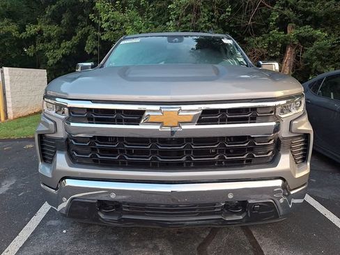 Used 2025 Chevrolet Silverado 1500 LT w/ Safety Package AWD/4WD image 2