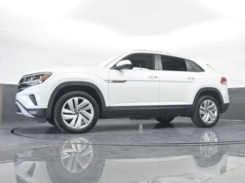 Used 2021 Volkswagen Atlas Cross Sport SE w/ Panoramic Sunroof Package image 61