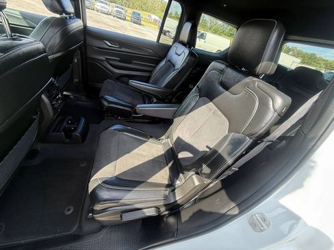 Used 2023 Jeep Grand Cherokee L Laredo AWD/4WD image 11