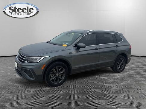 Used 2023 Volkswagen Tiguan SE FWD image 1