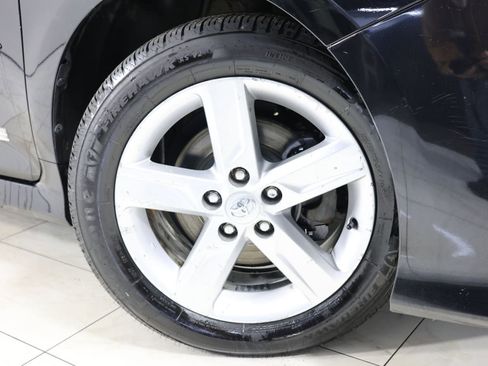 Used 2014 Toyota Camry SE w/ Moonroof Package image 13