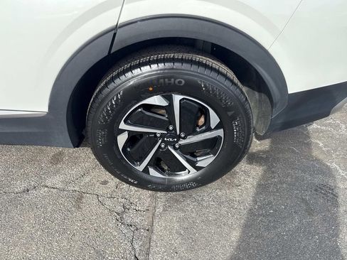 Used 2023 Kia Sportage LX image 13