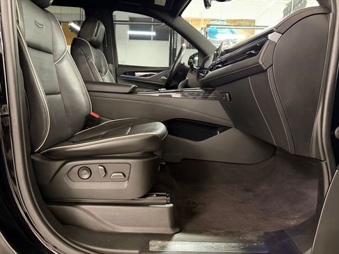 Used 2023 Cadillac Escalade Sport AWD/4WD image 39