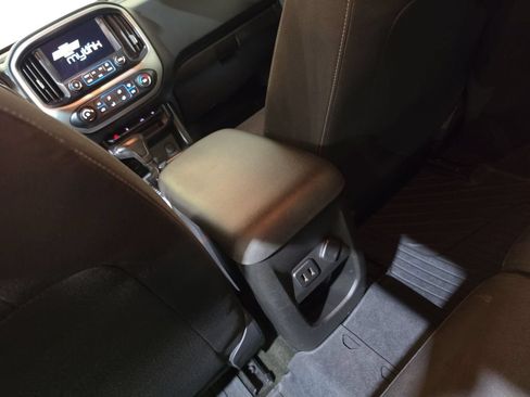 Used 2016 Chevrolet Colorado LT AWD/4WD image 21