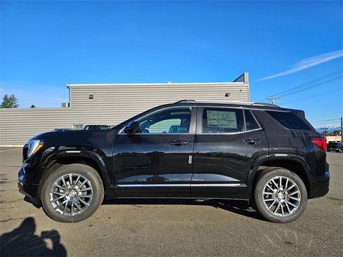 New 2026 GMC Terrain Denali w/ LPO, Black Badging Package image 2