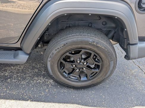 Used 2022 Jeep Wrangler Unlimited Sport AWD/4WD image 23